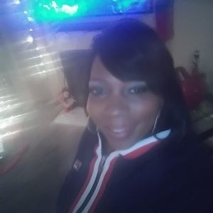 Meet your Posher, Loni